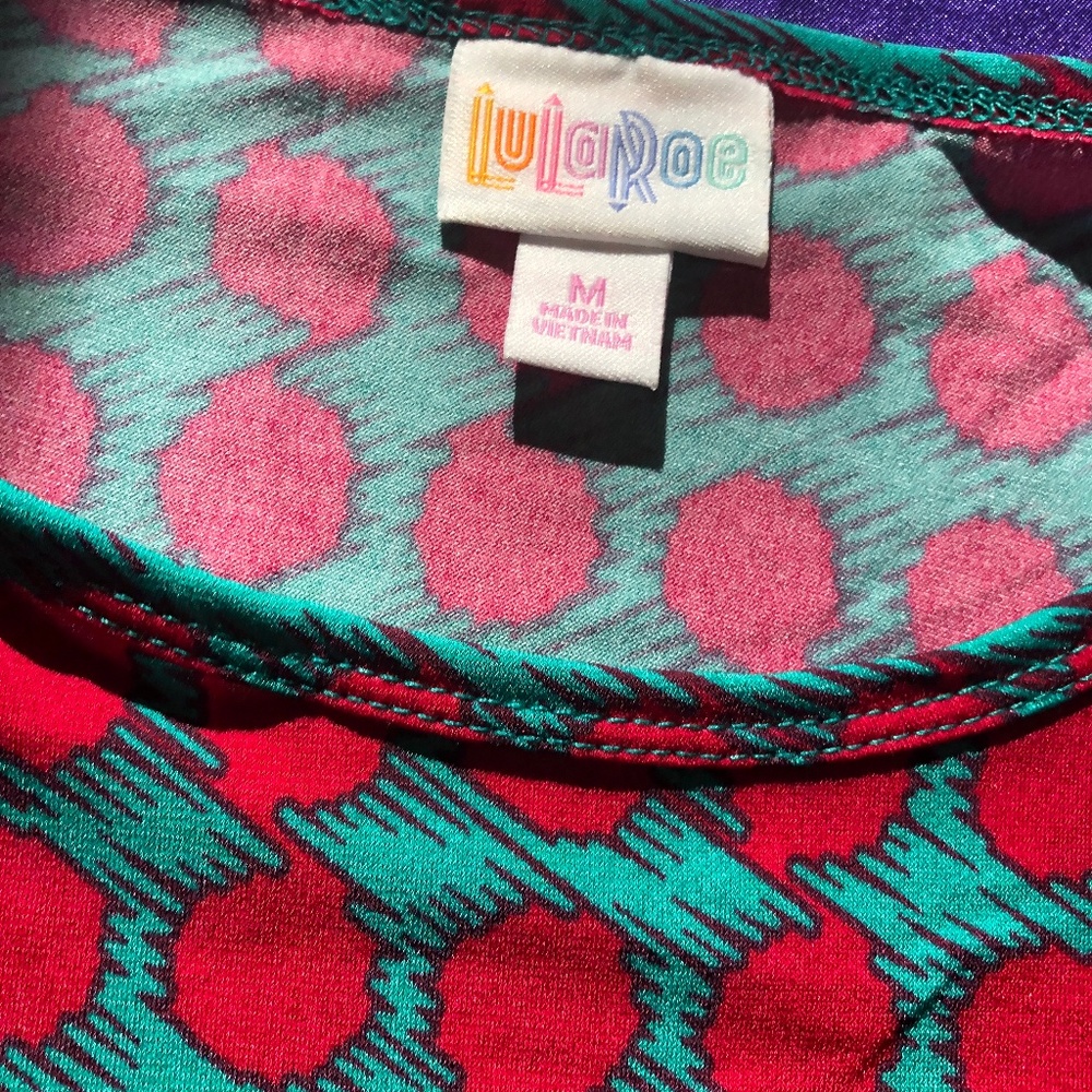 New ๐ LuLaRoe IRMA TOP - KNIT โHIGH-LOWโ TUNIC - Picture 6 of 8